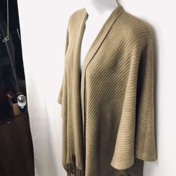 Cejon Basic Knit Women's Poncho Wrap Tan One Size Fringe - Picture 5 of 8